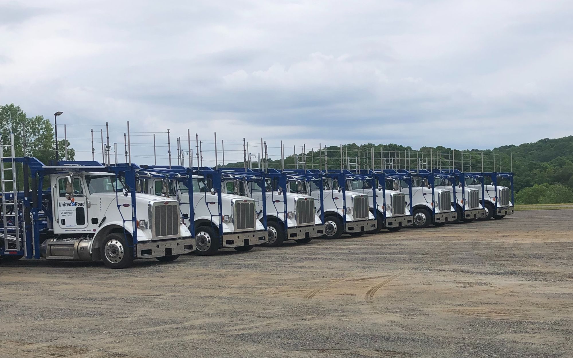 United Road Trucking - Car Hauling - Auto Transport - OEM Trucking Company - 16x9 (4)